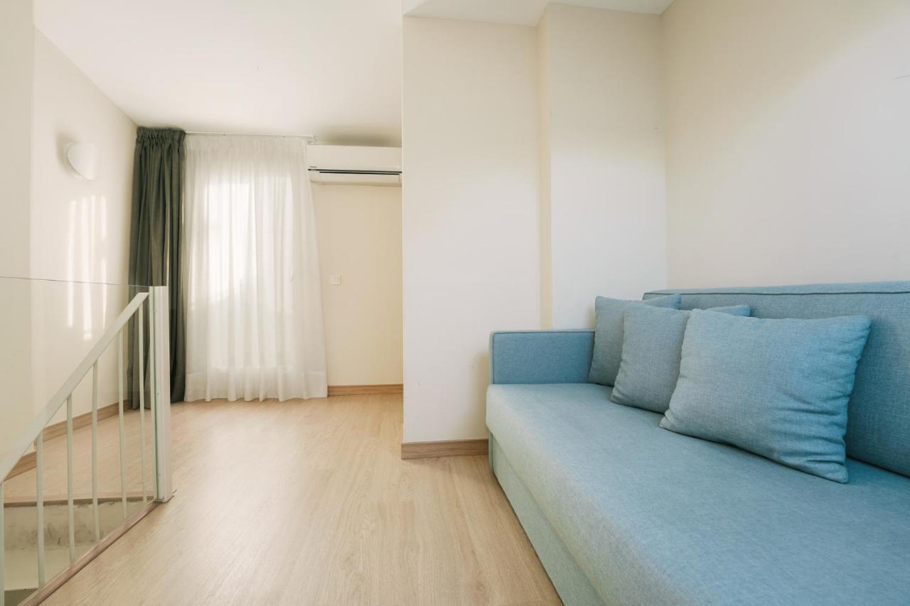 Debambú Atarazanas Aparthotel Málaga Kültér fotó